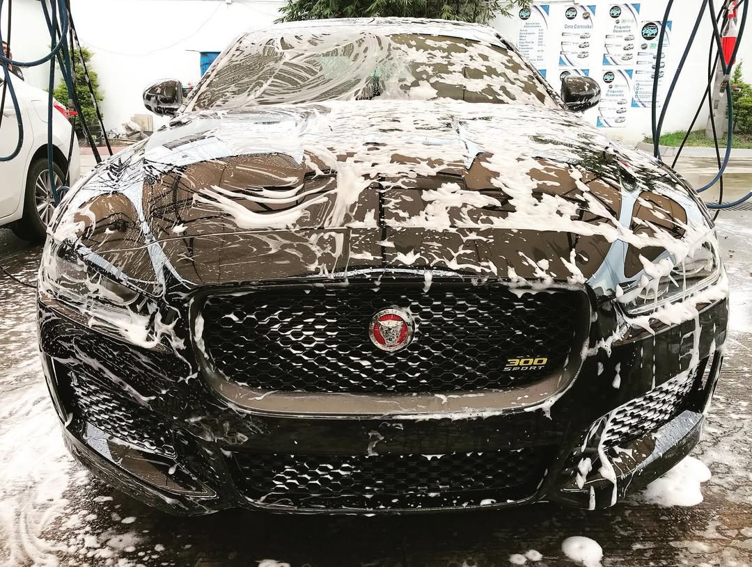 Potencia tu autolavado: Equipamiento industrial que optimiza tiempo, agua y energía