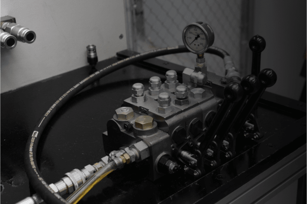 Válvulas hidráulicas: control, precisión y seguridad para tus sistemas